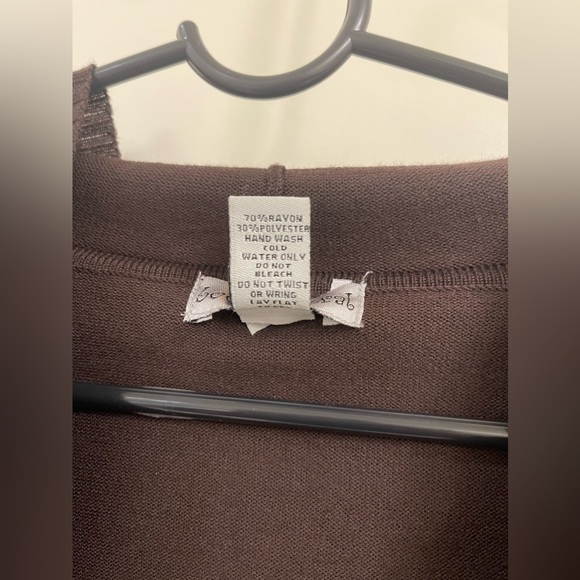 Cardigan/ hoodie sweater with front zipper. 
Size: M    Color: Brown - Picture 4 of 4